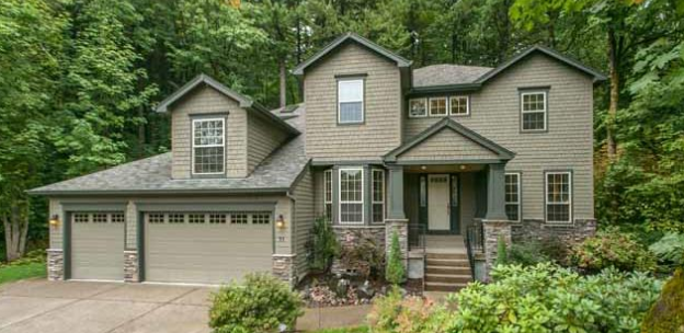 Mountainview home surrounded by mature trees in the Portland Metro area